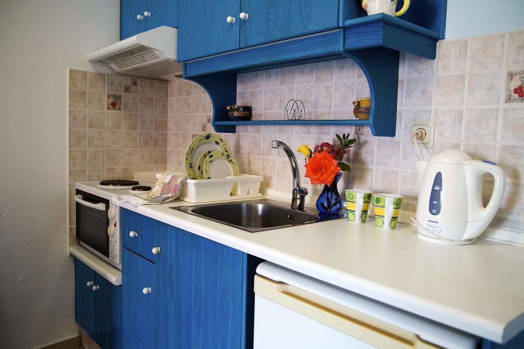 Helen Apartments & Studios Agios Stefanos Avliotes  Ngoại thất bức ảnh