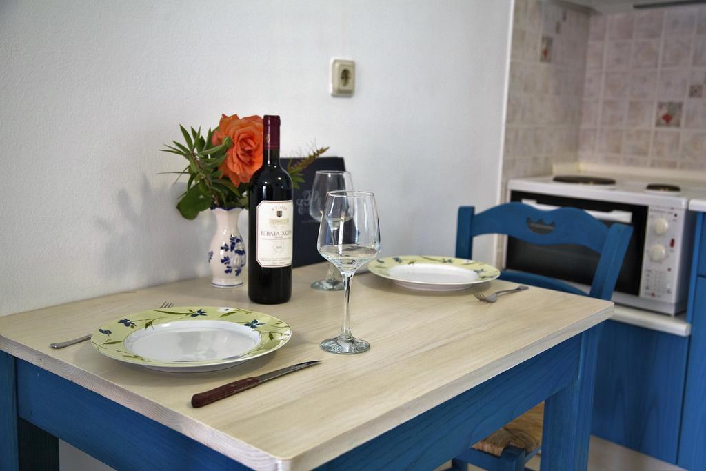 Helen Apartments & Studios Agios Stefanos Avliotes  Ngoại thất bức ảnh